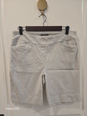 Seaside Ready Light Gray Bermuda Shorts
